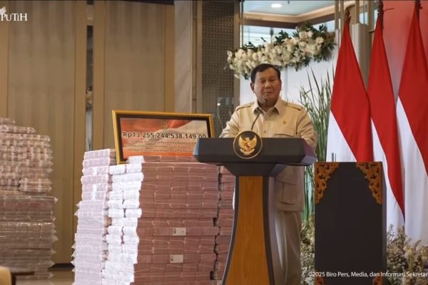 Presiden Prabowo Subianto mengingatkan kepada para penegak hukum untuk tidak mencari-cari kesalahan masyarakat kecil/Foto Tangkapan Layar YouTube Sekretariat Presiden