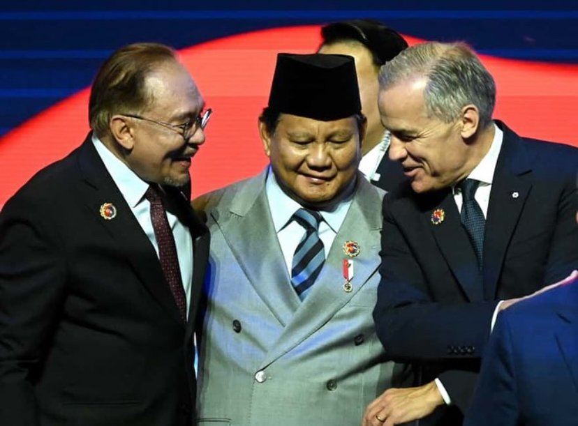 Presiden Prabowo Subianto bersama anggota ASEAN pada KTT ke-47 ASEAN di Malaysia, Minggu (26/10)/Foto Instagram Kemensetneg