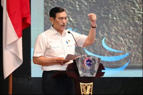 Ketua Dewan Ekonomi Nasional (DEN) Luhut Binsar Pandjaitan, sebut Menkeu Purbaya tak perlu tarik anggaran MBG/Foto : Dok. Kemenko Marves