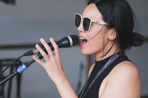Musisi elektronik eksperimental asal Jakarta, Jesslyn Juniata. Foto: istimewa