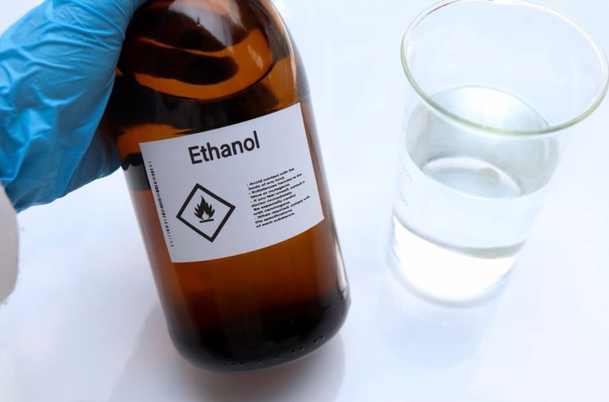 ilustrasi etanol. Foto: dok.pertamina
