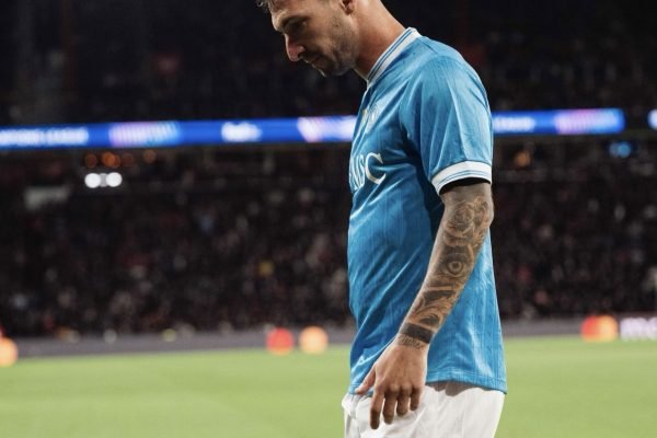Napoli harus menelan kekalahan telak 2-6 saat bertandang ke markas PSV Eindhoven di Stadion Philips pada matchday ketiga fase grup Liga Champions yang berlangsung Rabu (22/10) dini hari WIB. Foto: Instagram/officialsscnapoli