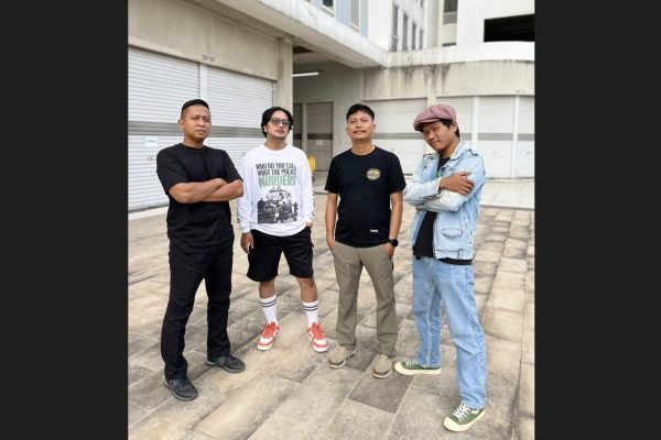 Man Sinner akhirnya merilis single berjudul “Akhiri Perpecahan”, hasil kolaborasi bersama Fyan Sinner, vokalis punk rock asal Yogyakarta dari band Rebellion Rose. Foto: istimewa