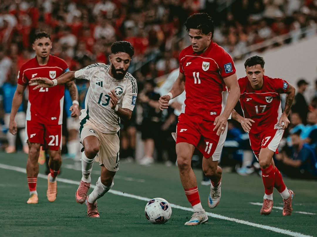 Ragnar Oratmangoen saat melawan Arab Saudi. Foto: Instagram/timnasindonesia