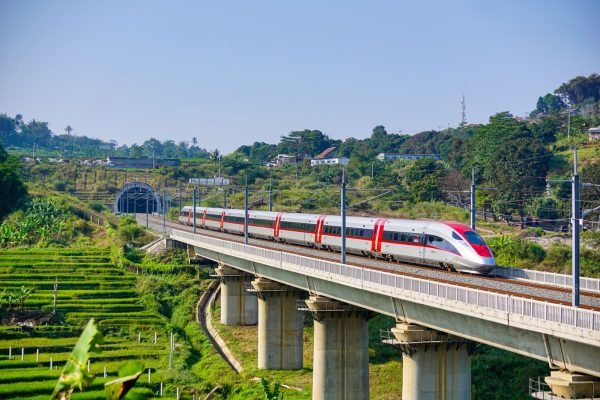 Proyek kereta cepat Whoosh Jakarta-Bandung/Foto : Dok. KCIC