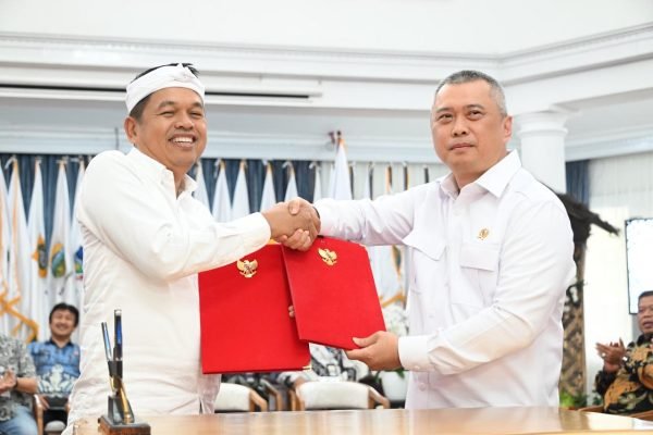Menhub Dudy Purwagandhi dan Gubernur Jawa Barat Dedi Mulyadi resmi bekerja sama untuk mengaktifkan kembali beberapa jalur kereta di Jabar/Foto Kemenhub