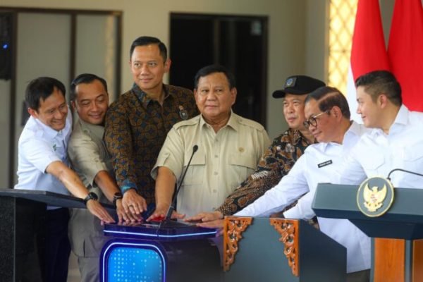 Prabowo Utamakan Penambahan Gerbong KRL Jabodetabek/Foto : Dok. Setpres RI