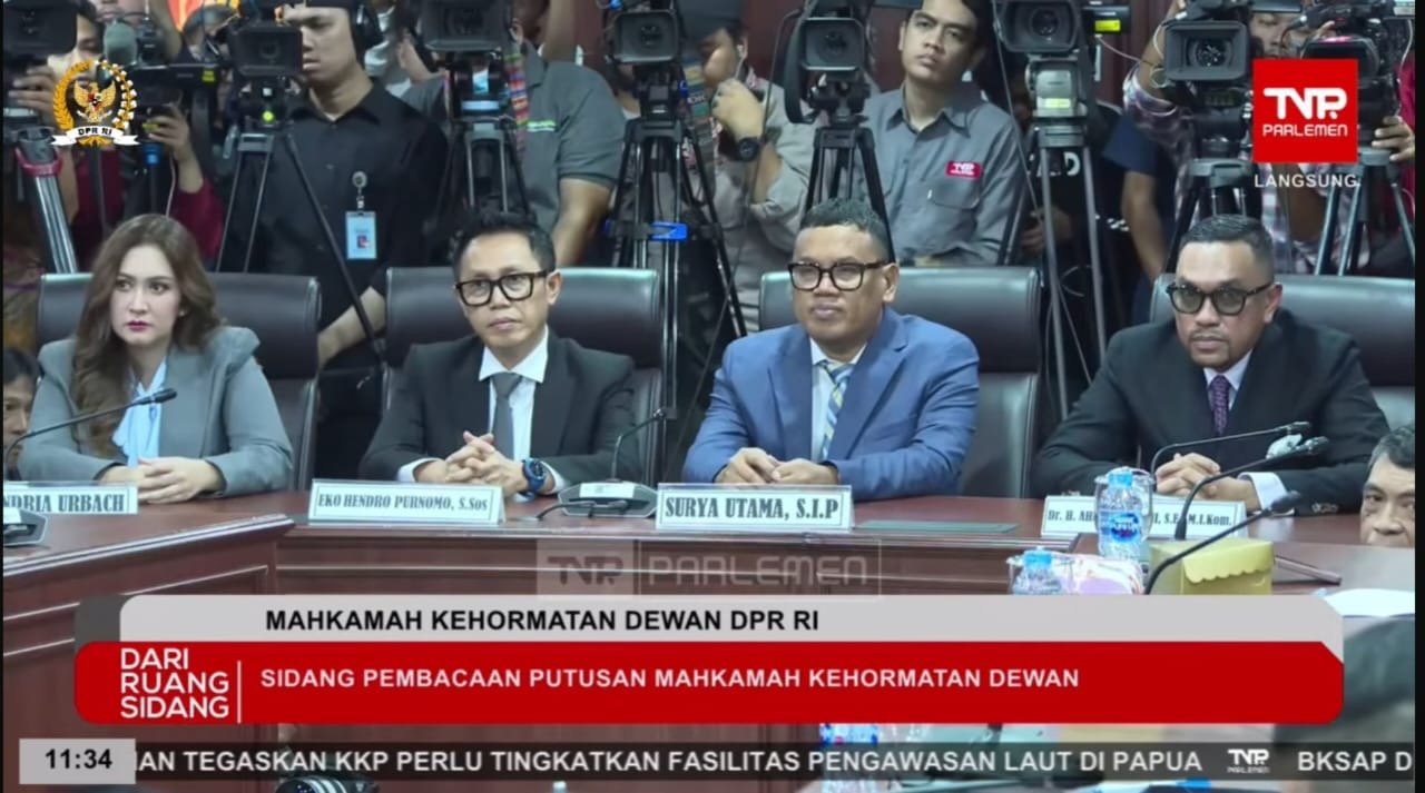 MKD DPR RI menyatakan Ahmad Sahroni, Nafa Urbach, dan Eko Patrio terbukti melanggar kode etik DPR RI/Foto Tangkpan Layar YouTube DPR RI