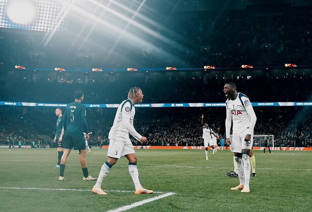 Tottenham Hotspur menaklukkan FC Copenhagen dengan skor telak 4-0 di Stadion Tottenham Hotspur, London, Rabu (5/11) dini hari WIB. Foto: Instagram/spursofficial