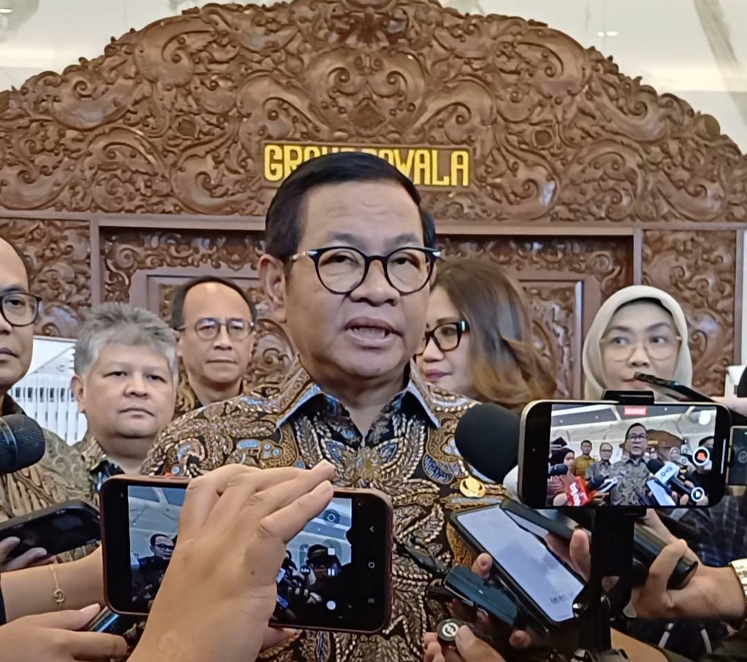 Gubernur DKI Jakarta, Pramono Anung usai bertemu Menko Perekonomian, Airlangga Hartarto di Jakarta, Senin. (10/11). Foto: GPriority/Dimas A Putra