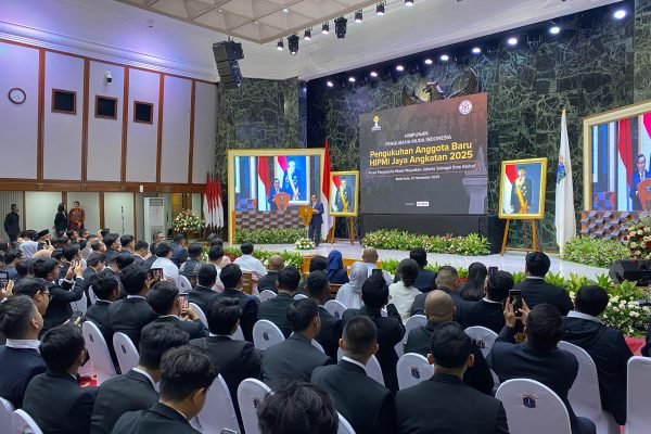 Pengukuhan HIMPI Jaya angkatan 2026 di Balai Kota, Rabu (12/11)/Foto Fifi Abdurahman
