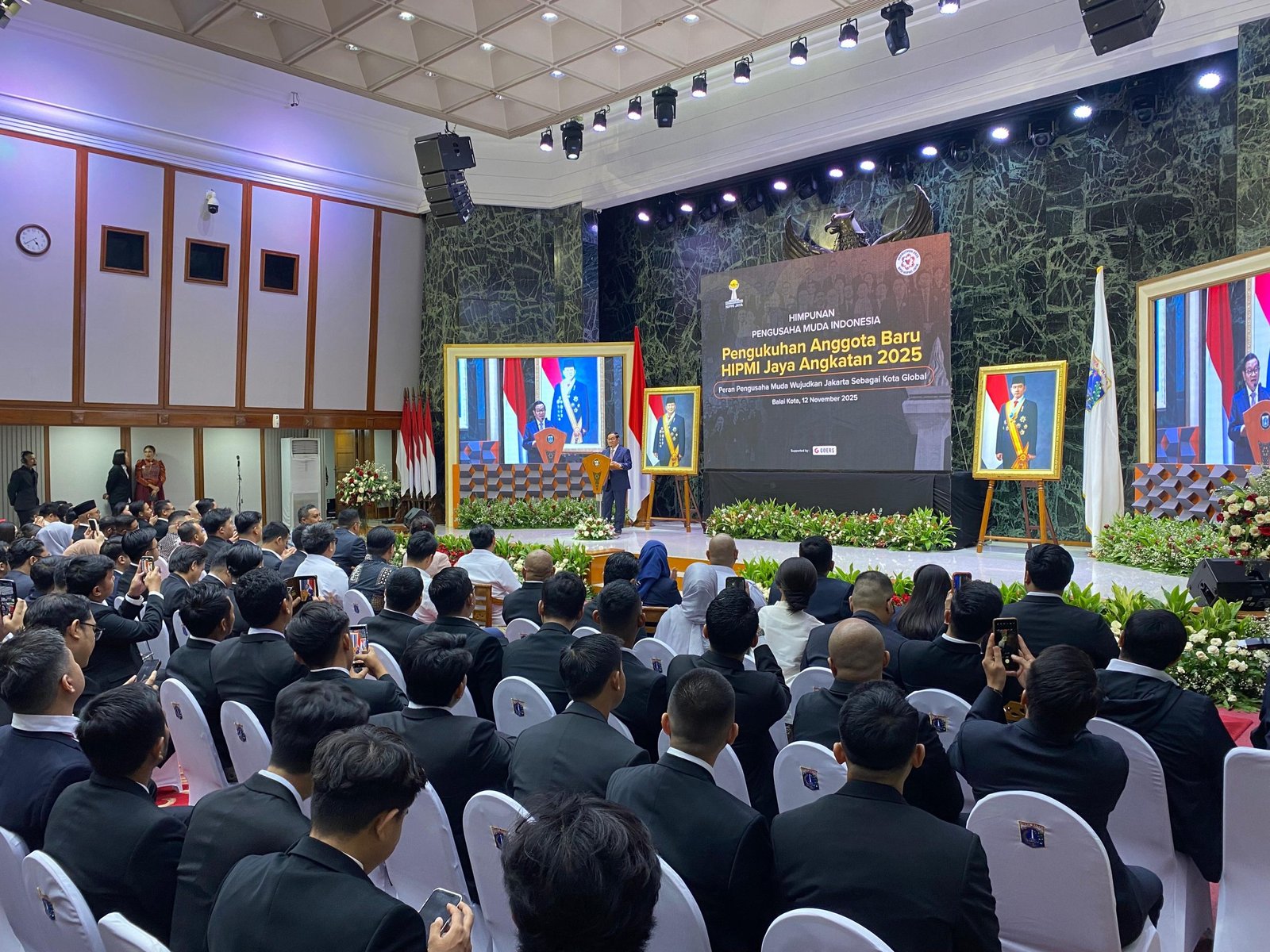 Pengukuhan HIMPI Jaya angkatan 2026 di Balai Kota, Rabu (12/11)/Foto Fifi Abdurahman