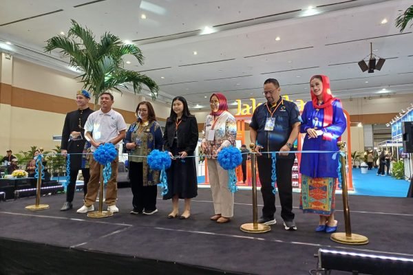 Pembukaan Indonesia Outing Expo 2025 di Jakarta International Convention Center (JICC), Senayan, pada Jumat (14/11). Foto: GPriority/Dimas A Putra