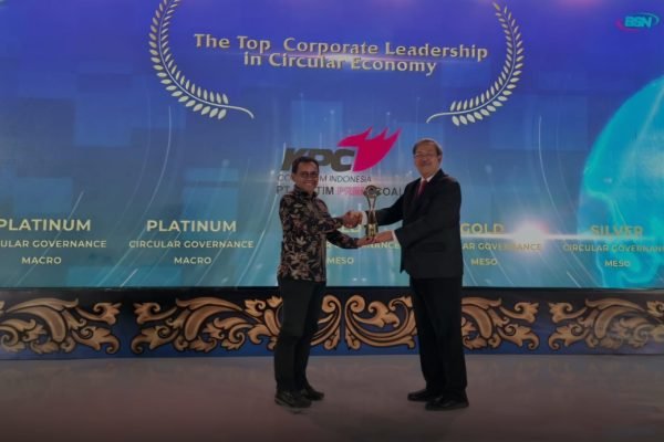 Penyerahan penghargaan di ajang Indonesian Circular Economy Award (ICEA) 2025 di Hotel Grand Mercure, Bali, 17–18 November 2025. Foto: dok.pemkabkutim