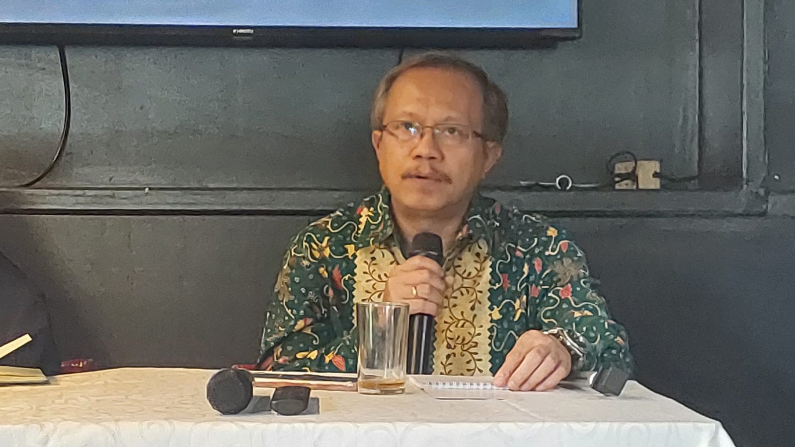 Pemerhati Pendidikan: Doni Koesoema A. menilai Menambah Regulasi Bukan Solusi Dari Pencegahan Bullying/Foto : Dok. GPriority (Nindya Farhah Azzahrah)