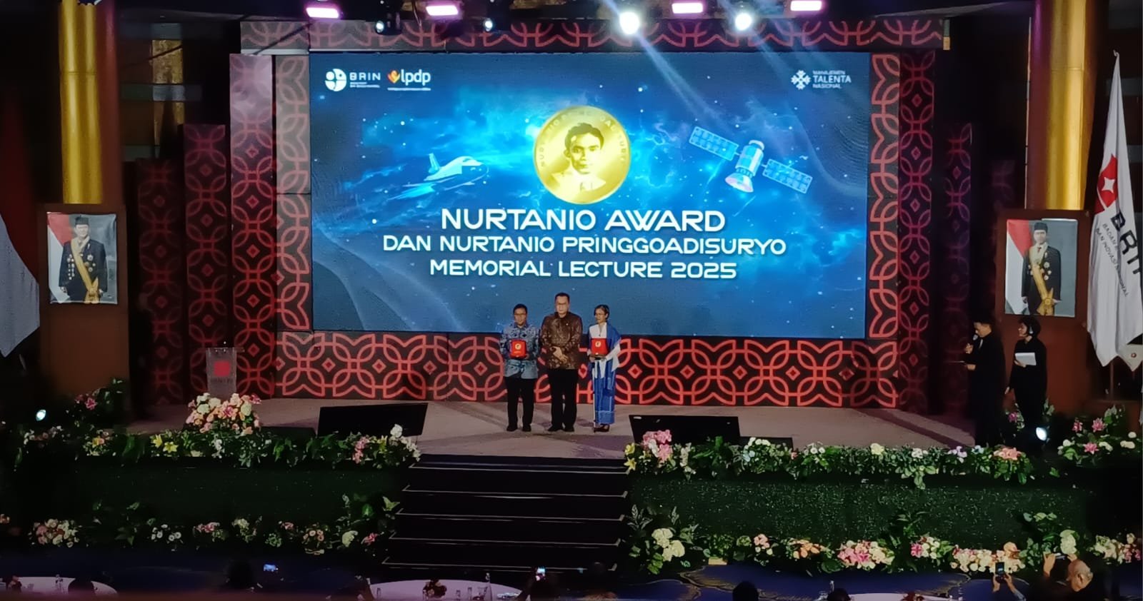 Penghargaan Nurtanio Award dan Nurtanio Pringgoadisuryo Memorial Lecture 2025 sebagai bentuk apresiasi atas kontribusi penting di bidang penerbangan dan antariksa. Foto: GPriority/Dimas A Putra
