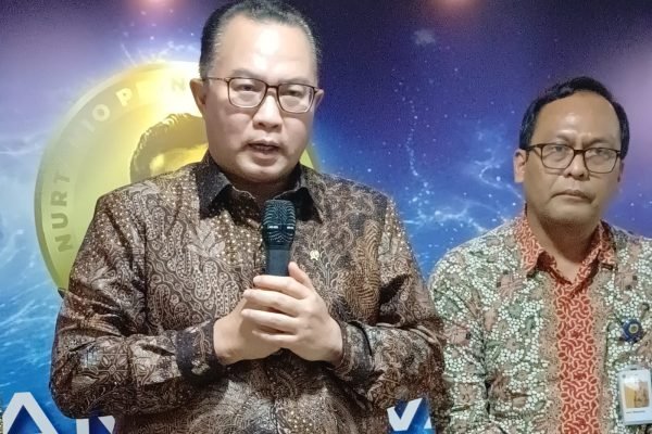 Kepala BRIN, Arif Satria usai menghadiri acara Nurtanio Award dan Nurtanio Pringgoadisuryo Memorial Lecture 2025 di Kantor BRIN, Jakarta, Kamis (27/11). Foto: GPriority/Dimas A Putra