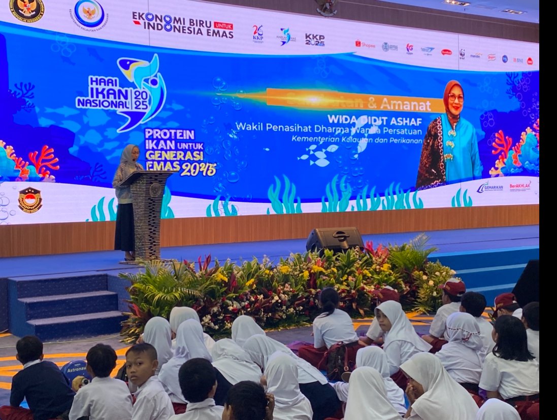 Wakil Penasihat Dharma Wanita Persatuan KKP, Wida Didit Ashaf dalam pembukaan acara peringatan Harkannas 2025/Foto Fifi Abdurahman