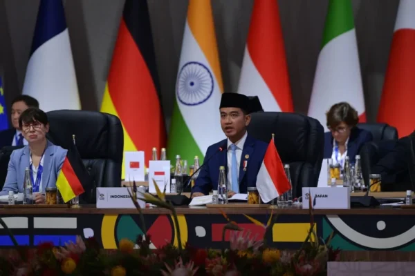 Wakil Presiden (Wapres) Gibran Rakabuming saat menyampaikan pidato di KTT G20 tahun 2025 di Johannesburg, Afrika Selatan, Sabtu (22/11)/Foto Situs Wapres RI