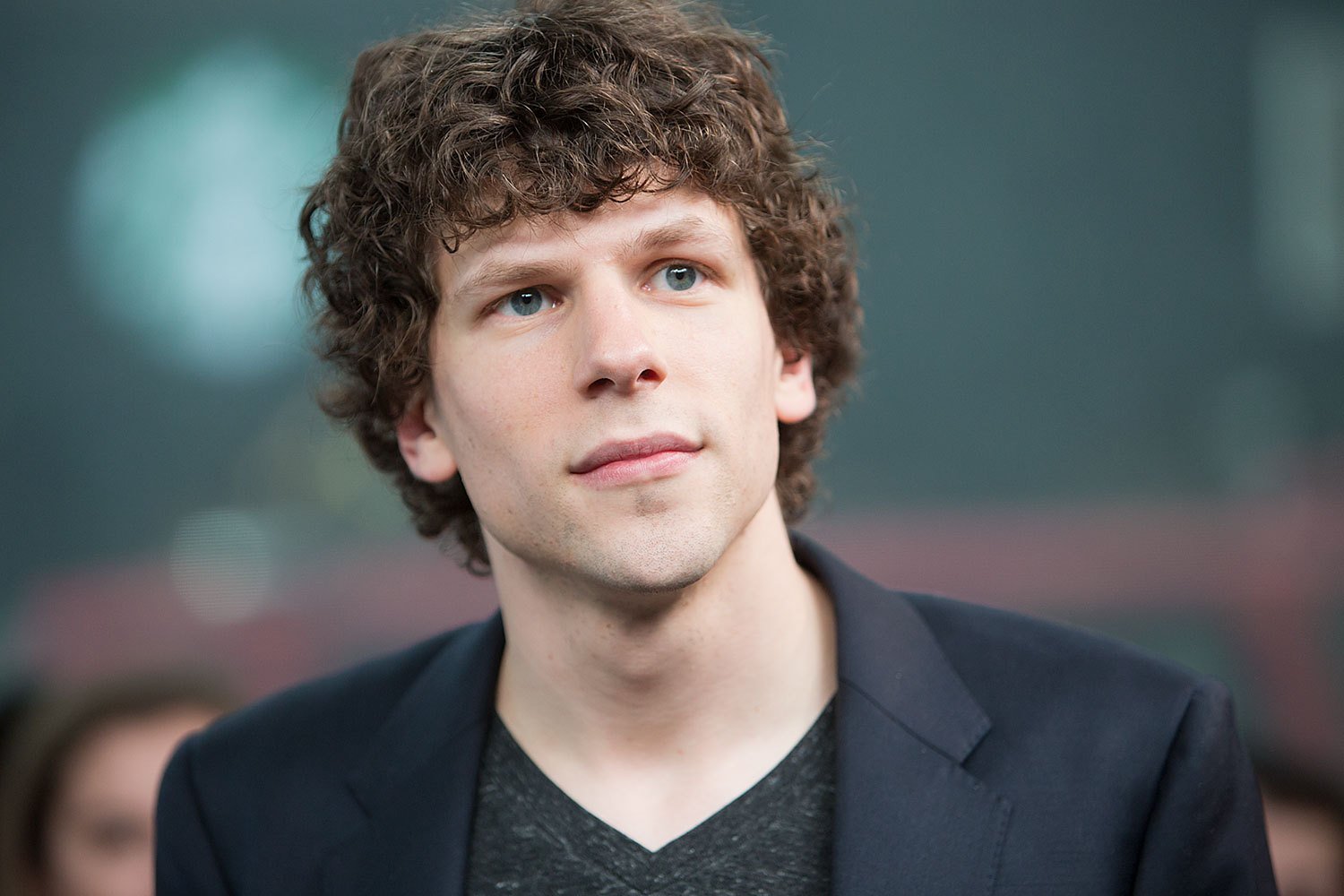 Aktor Jesse Eisenberg Rela Donor Satu Ginjalnya, Alasannya Buat Terenyuh!/Foto : Dok. Instagram @jesseeisenbergunofficial