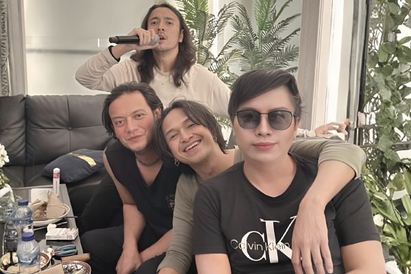 Empat musisi lintas generasi, Reno Fahreza, Marcello Tahitoe (Ello), Eno NTRL, dan Magi RIF. Foto: istimewa