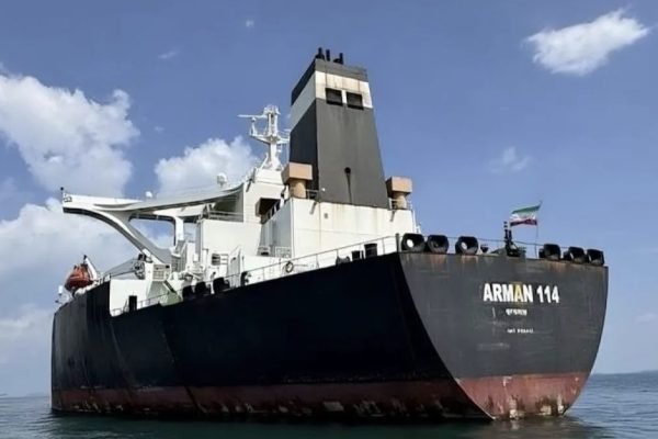 Lelang kapal tanker MT Arman 114 berikut muatan light crude oil. Foto: dok.Kejagung