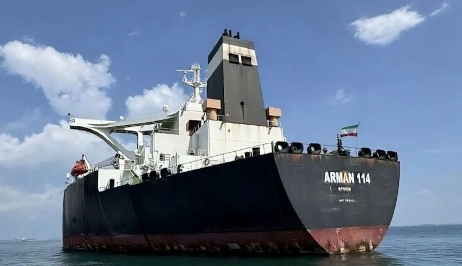 Lelang kapal tanker MT Arman 114 berikut muatan light crude oil. Foto: dok.Kejagung