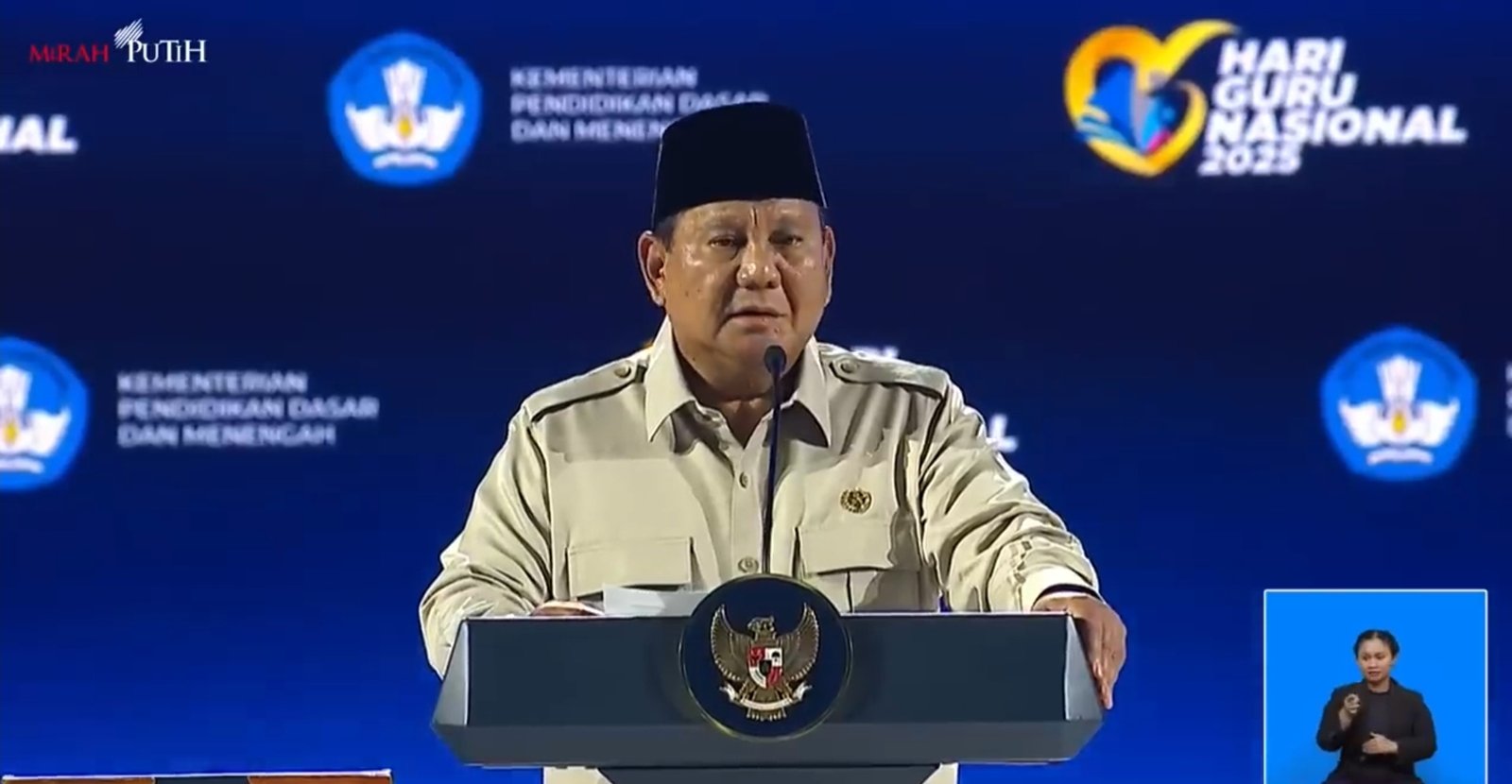 Presiden Prabowo Subianto dalam acara Puncak Peringatan Hari Guru Nasional 2025 di Indonesia Arena, Jumat (28/11)/Tangkapan Layar YouTube Sekretariat Presiden