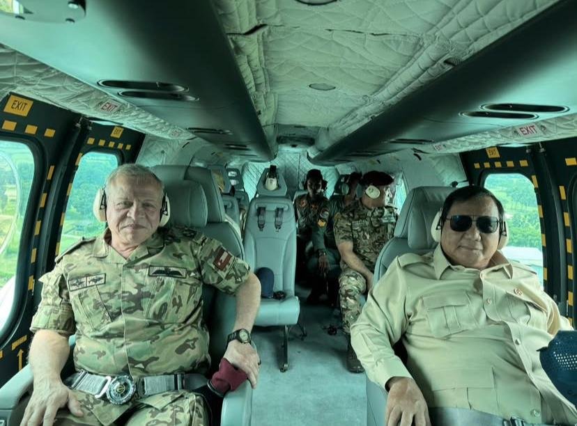 Momen Presiden Prabowo Subianto dan Raja Kerajaan Yordania Hasyimiah Raja Abdullah II ibn Al Hussein menuju Pangkalan TNI AU Halim Perdanakusuma, Jakarta, Sabtu (15/11)/Foto Instagram @sekretariat.kabinet