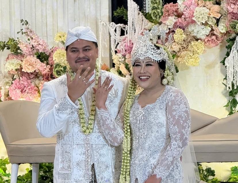 ublik figur Boiyen resmi menikah dengan sang kekasih, Rully Anggi Akbar, pada Sabtu (15/11)/Foto Instagram Wendy Cagur