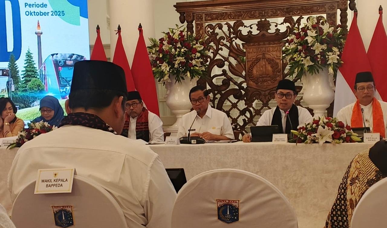 Gubernur DKI Jakarta Pramono Anung dalam konferensi pers penyampaian laporan realisasi APBD Perubahan 2025 di Balai Kota, Jumat (21/11)/Foto Fifi Abdurahman