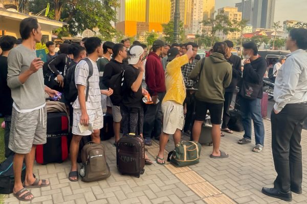 WNI yang berhasil dipulangkan dari Kamboja oleh KBRI Phnom Penh/Foto : Dok. Kemlu RI