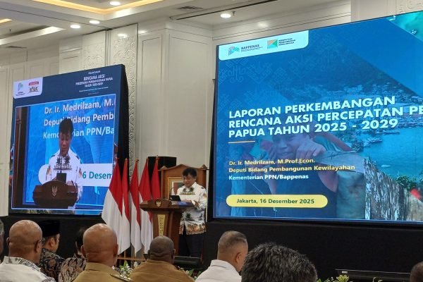 Deputi Bidang Pembangunan Kewilayahan PPN/Bappenas, Medrilzam dalam peluncuran Rencana Aksi Percepatan Pembangunan Papua (RAPPP) 2025–2029 di Kantor Bappenas, Jakarta, Selasa (16/12). Foto: GPriority/Dimas A Putra