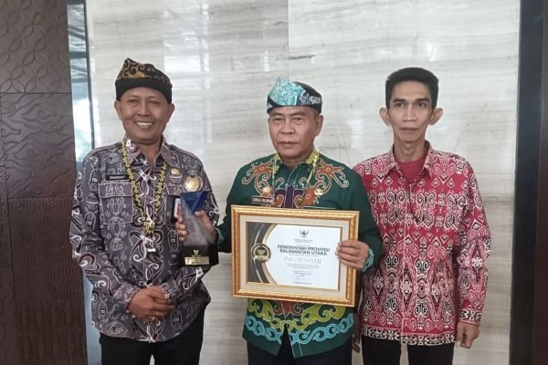 Gubernur Kalimantan Utara, Zainal A. Paliwang usai terima penghargaan Keterbukaan Informasi Publik Tahun 2025/Foto Risma
