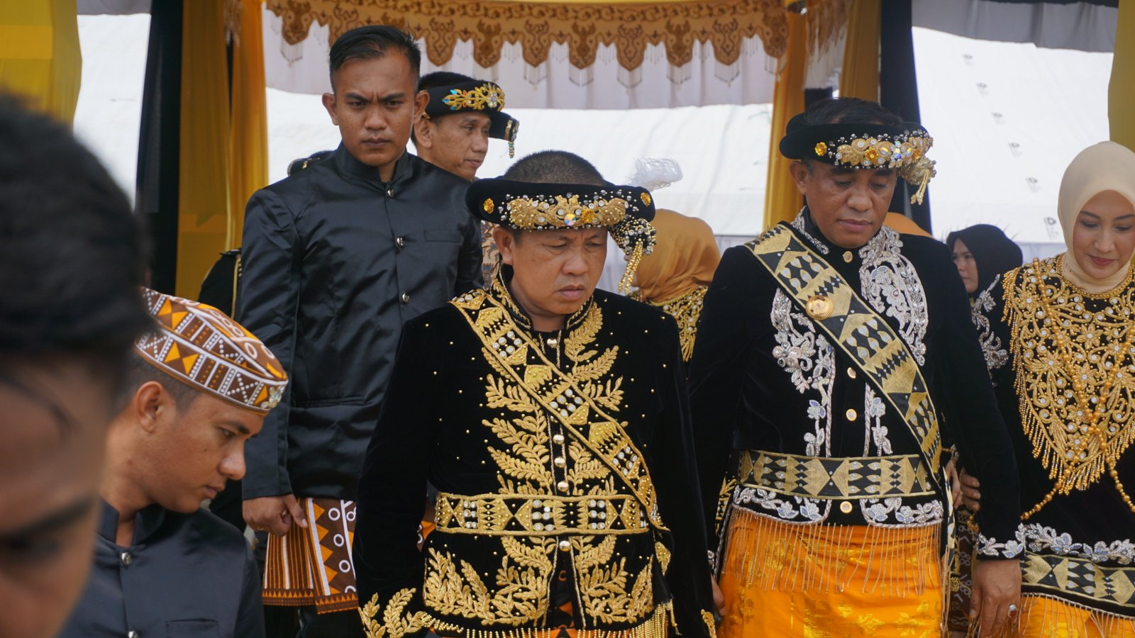 Gubernur Sulawesi Tengah Anwar Hafid dan Bupati Morowali Iksan Baharudin Abdul Rauf di Rumah Jabatan Bupati Morowali, Kota Bungku Tengah, Jumat (5/12)/Foto Fifi Abdurahman