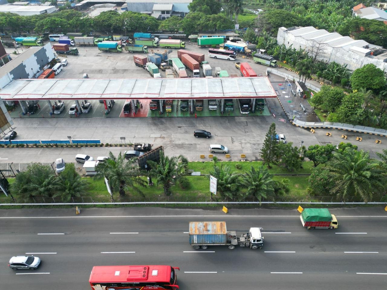 Pemerintah resmi membatasi operasional kendaraan angkutan barang selama masa Nataru 2025/2026/Foto Kemenhub