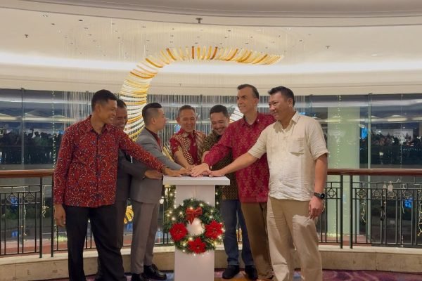 Perayaan Natal 2025 melalui Christmas Tree Lighting Ceremony yang digelar di Hotel Ciputra Jakarta pada Selasa (2/12). Foto: dok.Hotel Ciputra Jakarta