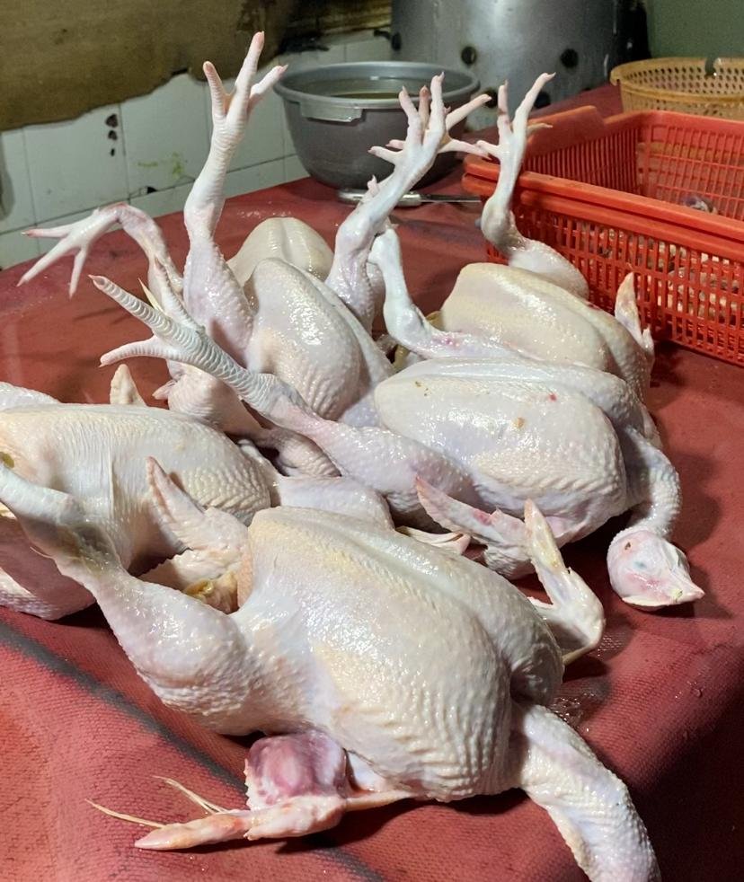 Harga ayam jelang Nataru 2025/2026 mengalani kenaikan/Foto Fifi Abdurahman