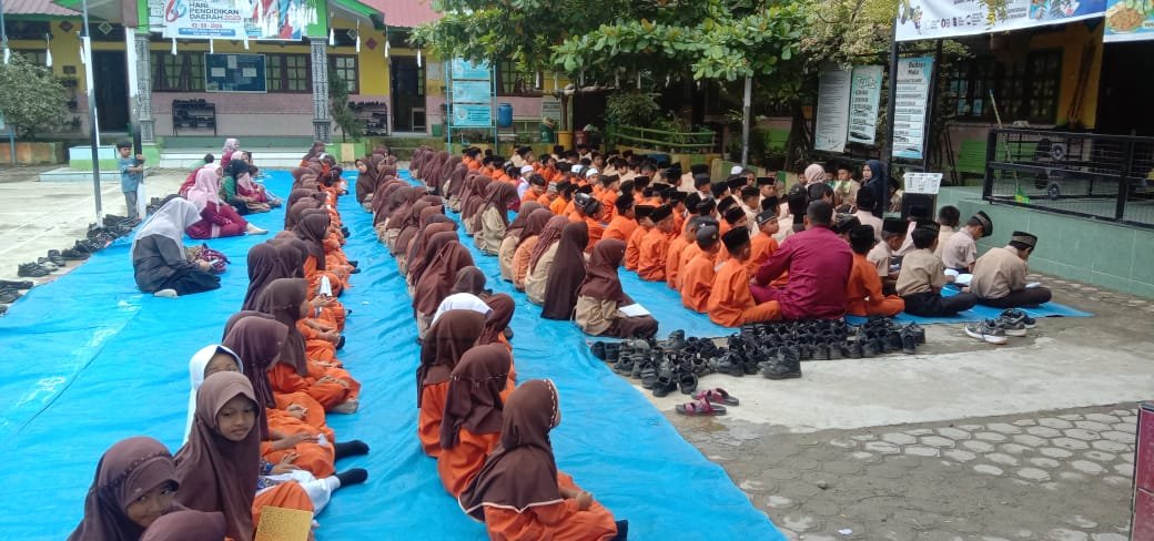 Kegiatan belajar mengajar (KBM) di salah satu sekolah dasar (SD) di Aceh Tamiang, Aceh. Foto: GPriority/Zulfira