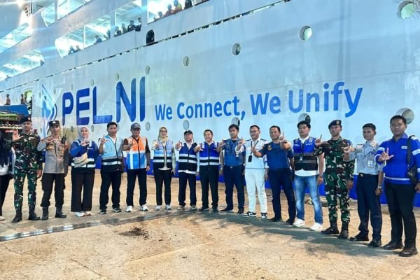 Direktur Urusan Angkutan Penumpang PT Pelni Pusat, Nuraini Dessy Winiastuty, melakukan kunjungan kerja ke Kota Parepare, Sulawesi Selatan. Foto: dok.pribadi