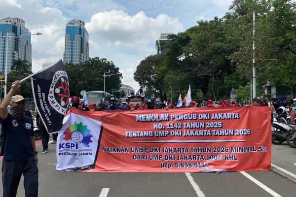 KSPI dan Partai Buruh gelar demonstrasi di Monas terkait UMP DKI, Senin (29/12)/Foto Fifi Abdurahman