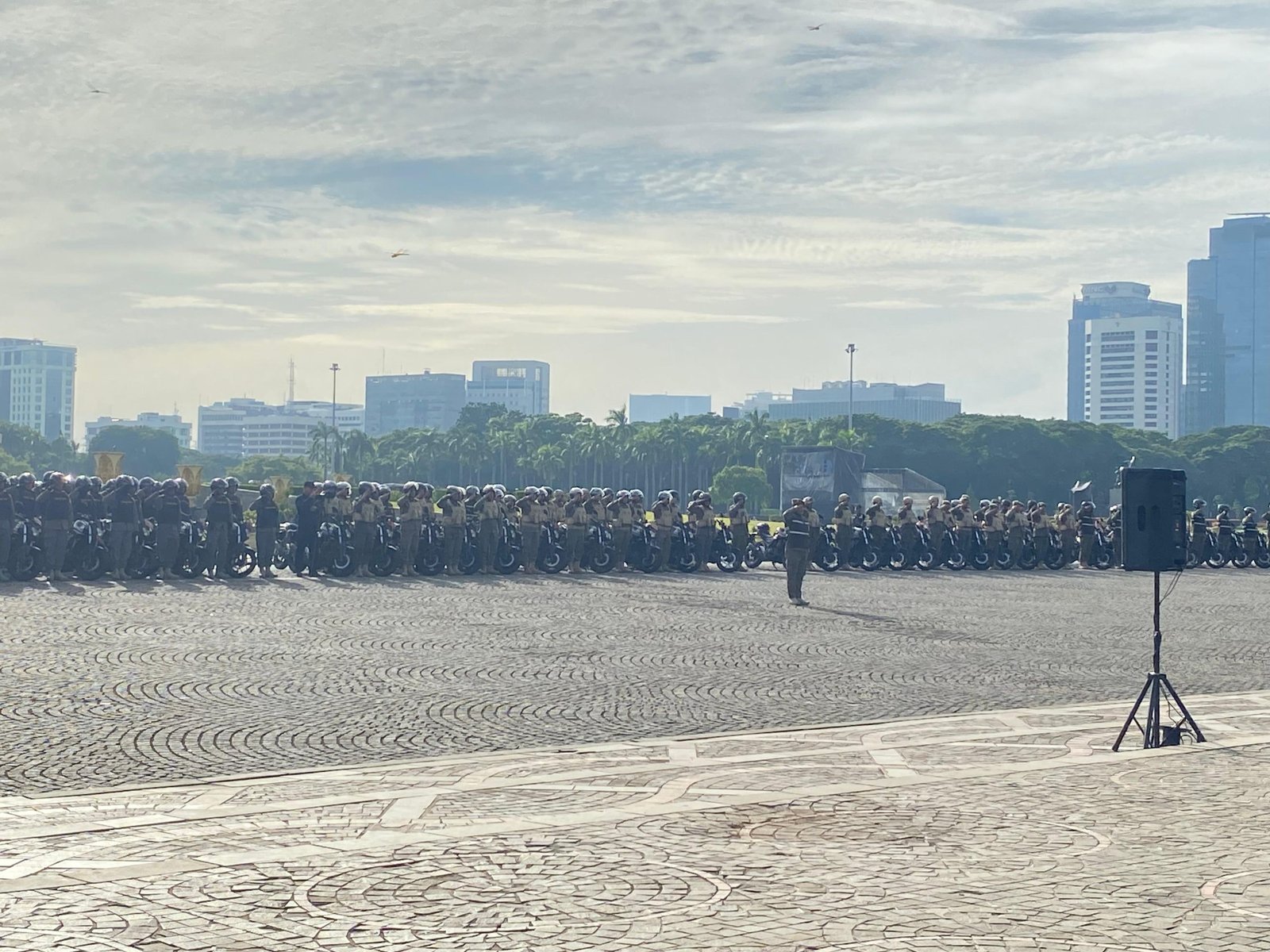 Satpol PP DKI Jakarta gelar apel pengamanan Malam Tahun Baru 2026, Selasa (30/12)/Foto Fifi Abdurahman