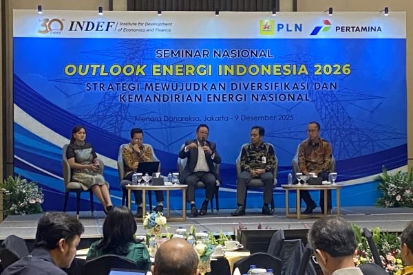 Wakil Ketua Komisi VII DPR RI, Sugeng Suparwoto dalam Seminar Nasional Outlook Energi Indonesia 2026: Strategi Mewujudkan Diversifikasi dan Kemandirian Energi Nasional di Jakarta Pusat, Senin (9/12)/Foto Fifi Abdurahman