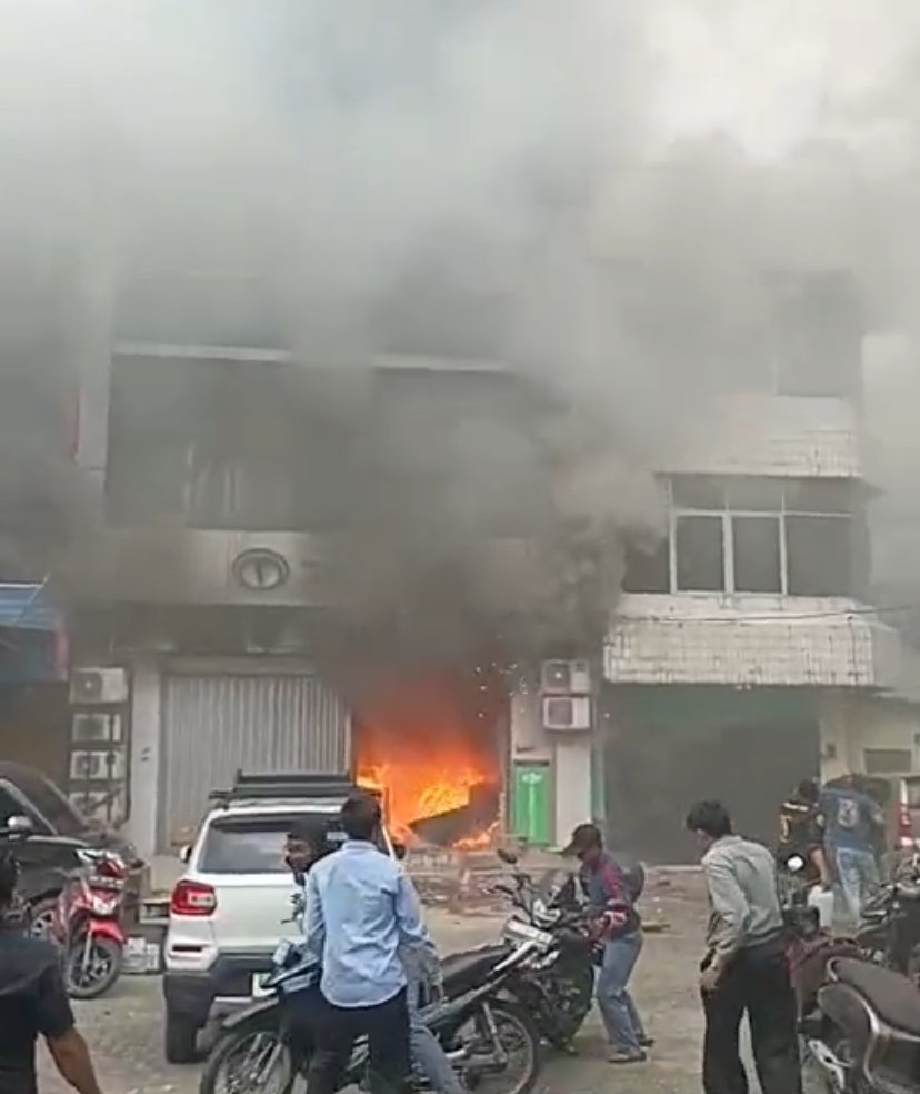 Kebakaran melanda ruko Terra Drone di Jalan Suprapto, Kelurahan Cempaka Baru, Kecamatan Kemayoran, Jakarta Pusat, Selasa (9/12)/Foto Istimewa