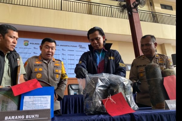 Polres Metro Jakarta Pusat menunjukkan barang bukti kebakaran di gedung Terra Drone/Foto Fifi Abdurahman