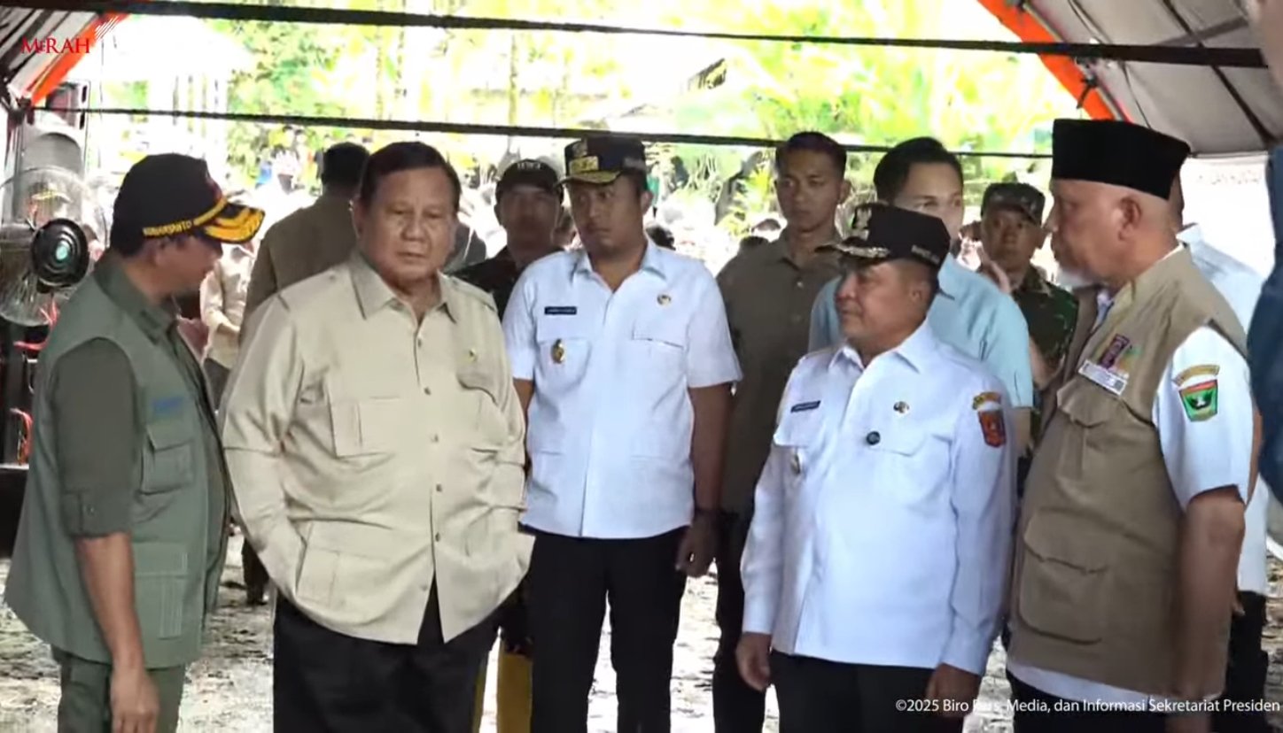 Presiden Prabowo Subianto tinjau Posko Pengungsian di Agam/Foto Tangkapan Layar YouTube Sekretariat Presiden