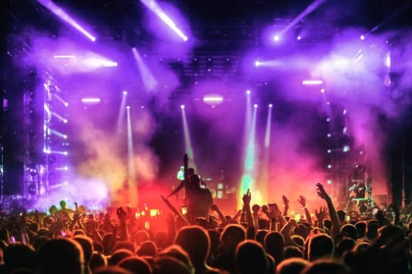 Ilustrasi konser musik di malam tahun baru/Foto iStock