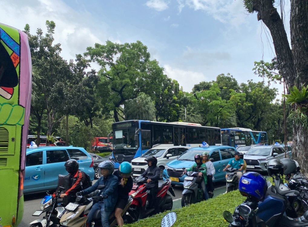 Warga Jakarta terjebak macet/Foto Fifi Abdurahman