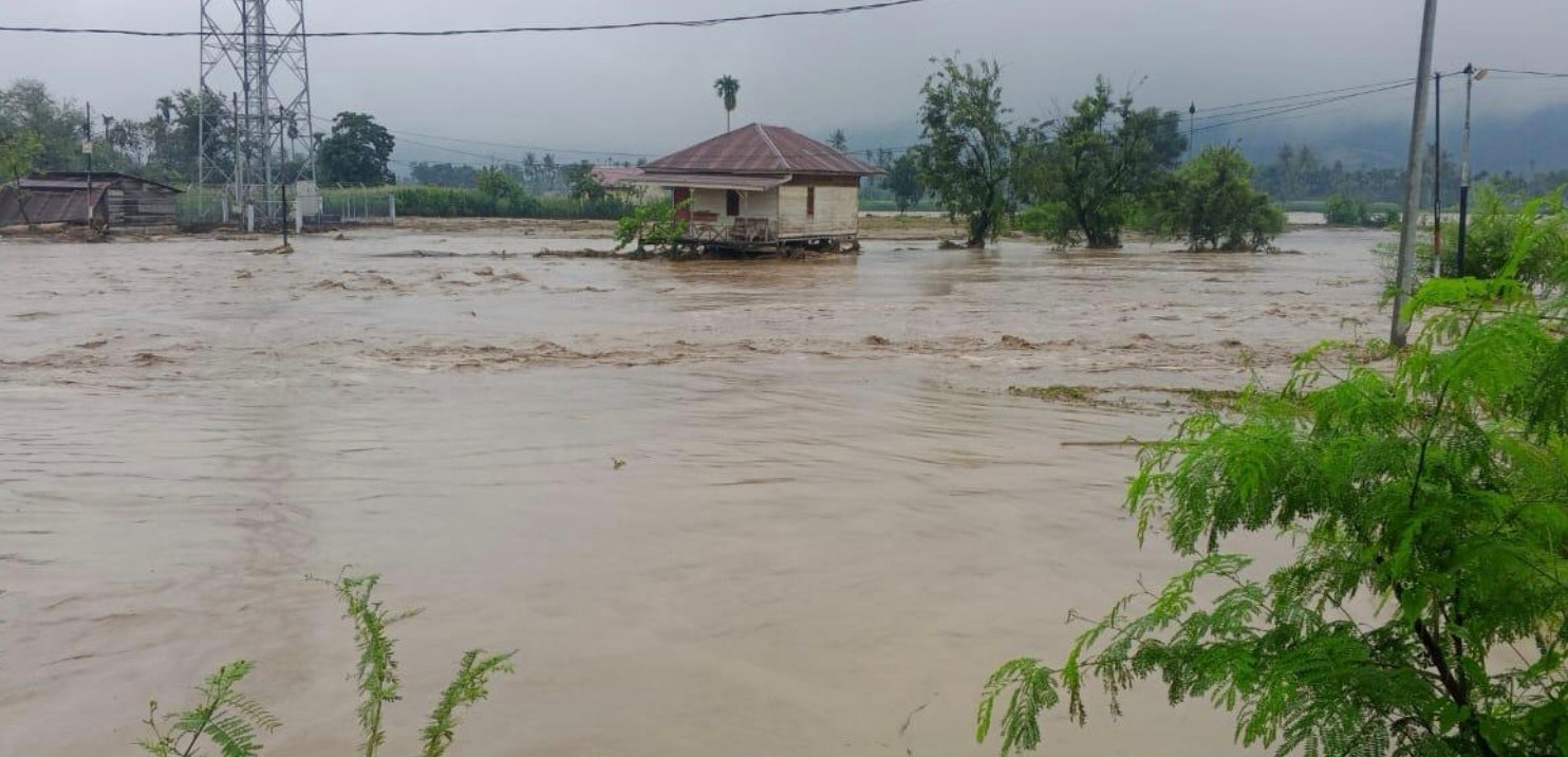 Kondisi banjir yang melanda wilayab Kabupaten Aceh Tenggara, pada Kamis (27/11). Foto: BPBD Aceh Tenggara
