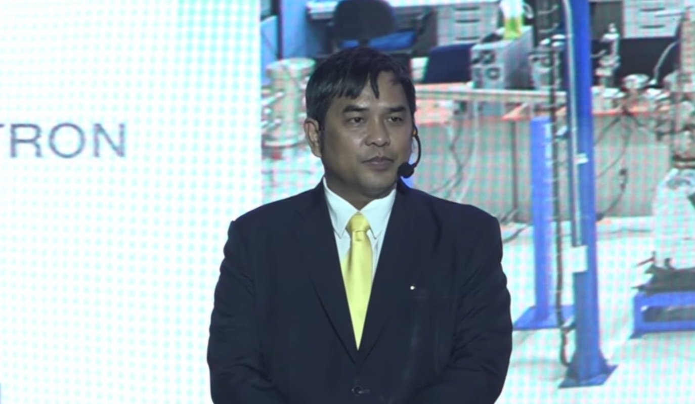 Prof. Dr. Saroj Rujirawat dari Synchrotron Light Research Institute (Thailand) saat memberikan orasi ilmiah dalam agenda G.A. Siwabessy Memorial Lecture 2025 yang digelar BRIN pada Jumat (5/12)/Foto : Dok. Tangkapan Layar Youtube (BRIN)